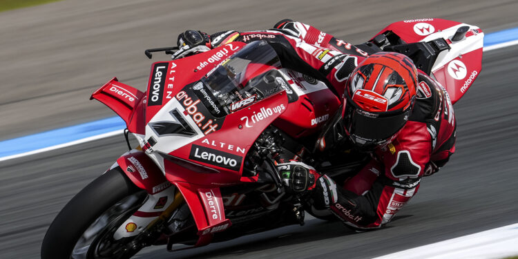 WSBK – Oliveira e Petrucci com quedas no TL1 de Assen