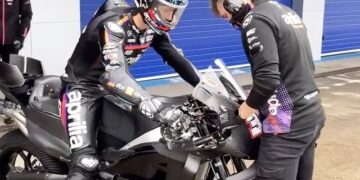 MotoGP: Aprilia testa pela primeira vez a sua moto de 850cc para 2027