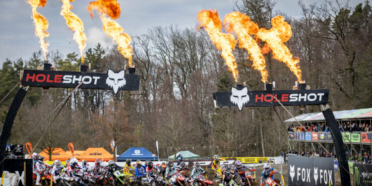 Vialle e Längenfelder dominam a lama e vencem o MXGP da Suíça