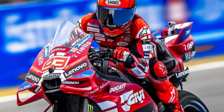 MotoGP: Marc Márquez cai mas vence corrida Sprint de loucos!