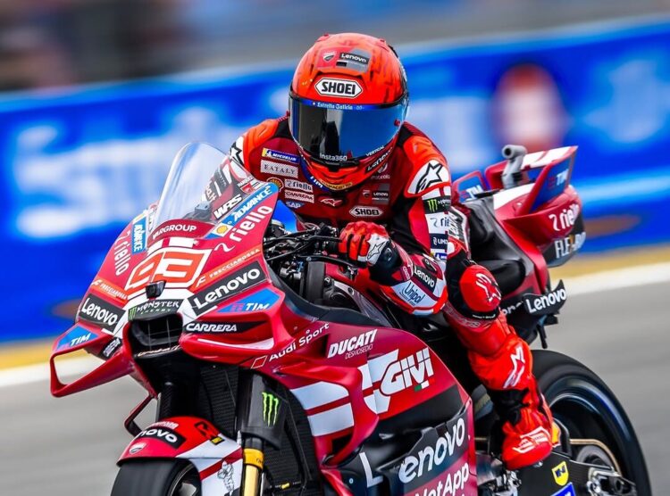 MotoGP: Marc Márquez cai mas vence corrida Sprint de loucos!