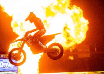 AMA Supercross: Quarta vitória em cinco corridas coloca Ken Roczen no topo do campeonato