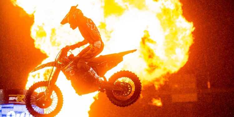 AMA Supercross: Quarta vitória em cinco corridas coloca Ken Roczen no topo do campeonato