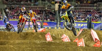 AMA Supercross: Ken Roczen vence em St.Louis e fica a 5 pontos de Lawrence