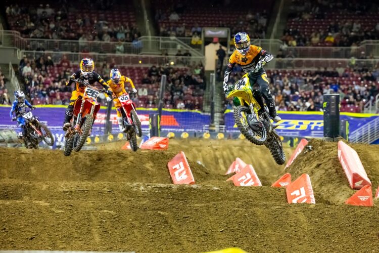AMA Supercross: Ken Roczen vence em St.Louis e fica a 5 pontos de Lawrence
