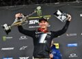 AMA Supercross: Cole Davies conquista título 250SMX após corrida caótica