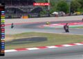 MotoGP: Drama! Bandeira vermelha na Catalunha após incidente brutal entre Acosta e Márquez