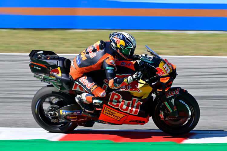 MotoGP: Pedro Acosta domina dia de testes na Catalunha