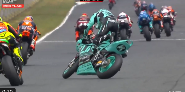 MotoGP: Moto2, bandeira vermelha após queda violenta de Fernando Navarro