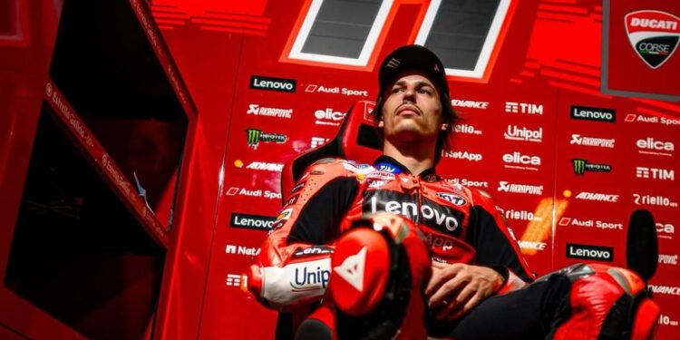 MotoGP: Nicolò Bulega brilha na estreia com a Ducati 850cc e lidera testes em Mugello