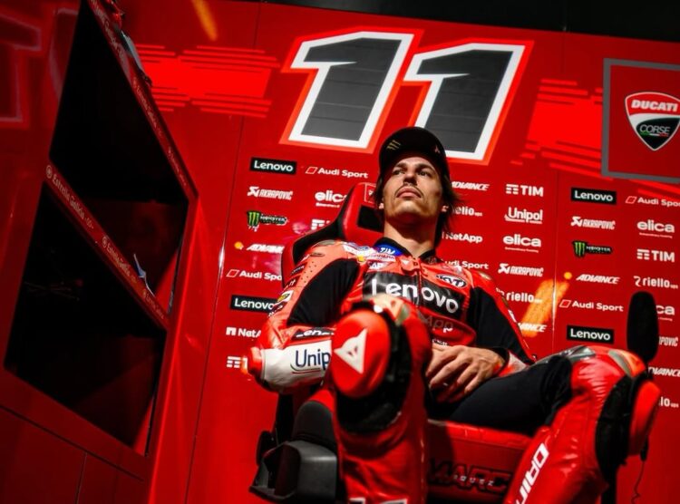 MotoGP: Nicolò Bulega brilha na estreia com a Ducati 850cc e lidera testes em Mugello