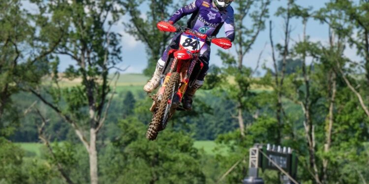 MXGP: Jeffrey Herlings contraria Coenen e vence em França e fica a 2 pontos da liderança