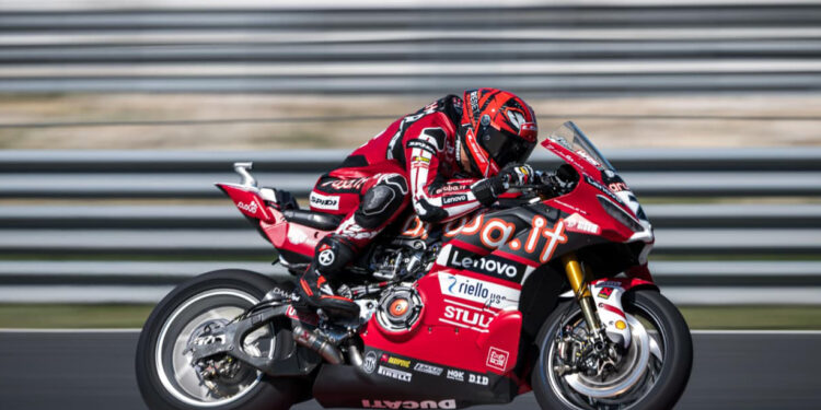 WSBK – Lecuona completa sexta-feira à frente de Bulega