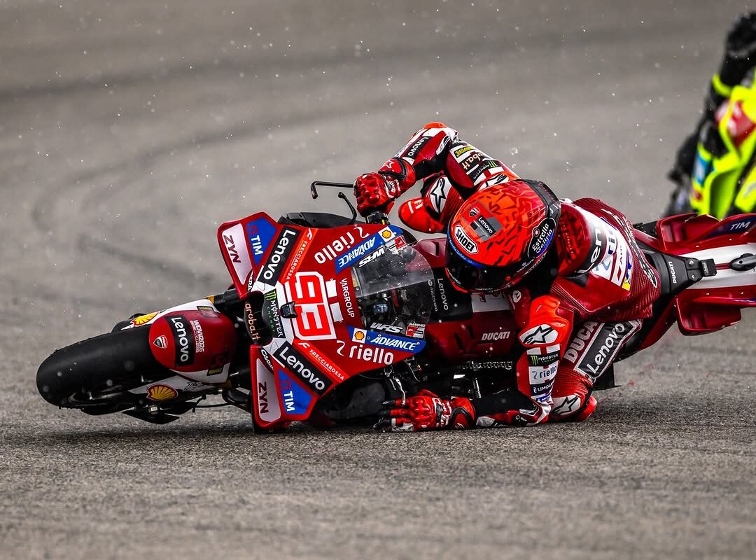 MotoGP: Direção de corrida altera lei de entrada no pitlane após polémica de Marc Márquez em Jerez thumbnail