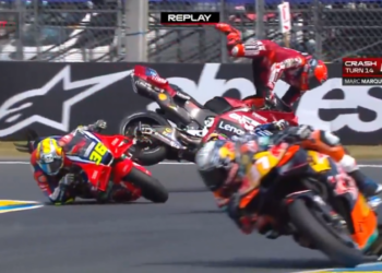MotoGP: Marc Márquez voa da Ducati em violento high side em Le Mans