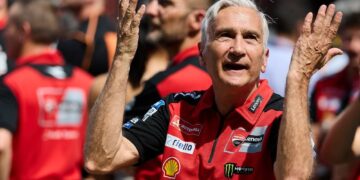MotoGP: Davide Tardozzi ‘já não termos Valentino Rossi é um problema;um herói até para as avós’