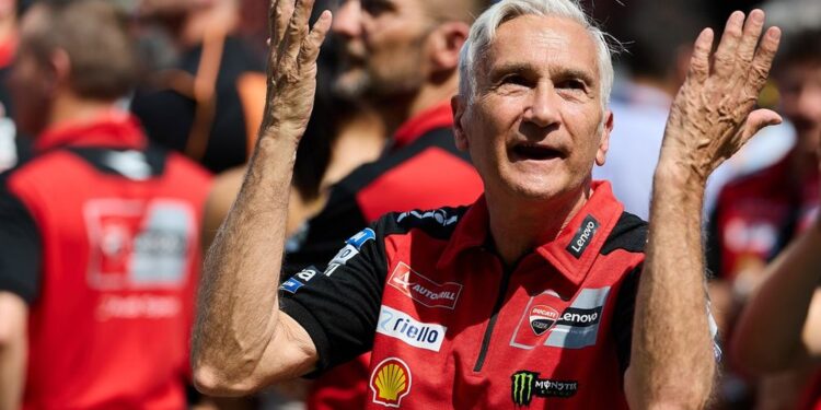 MotoGP: Davide Tardozzi ‘já não termos Valentino Rossi é um problema;um herói até para as avós’