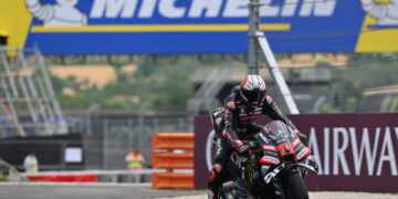 MotoGP: Bezzecchi bate concorrência e fecha sexta-feira na frente em Assen
