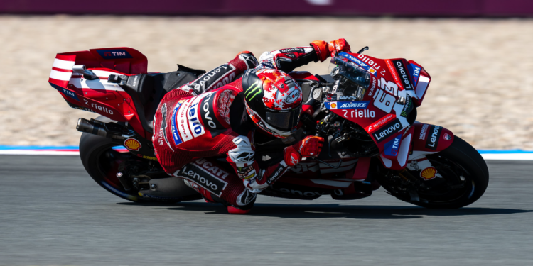 MotoGP: Comissários castigam Bagnaia e promovem Márquez em Assen