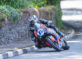 Ilha de Man – Dunlop dominante vence a 1ª corrida de Supersport