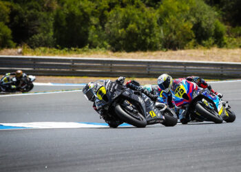ESBK – Duelos de cortar a respiração dão vitória nas SBK a Odendaal no Estoril