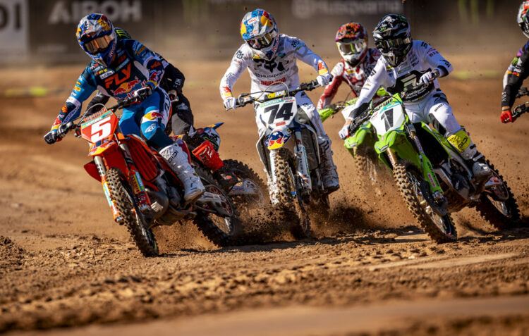MXGP Letónia: Gémeos Coenen dominam Kegums