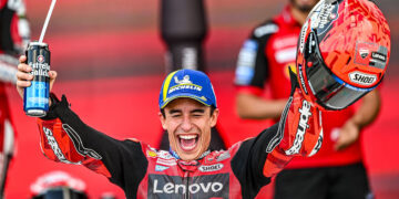Nova Ducati 850 para MotoGP mostra potencial
