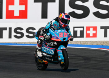 MotoGP: Moto3, Máximo Quiles resiste à pressão de Almansa e vence em Assen