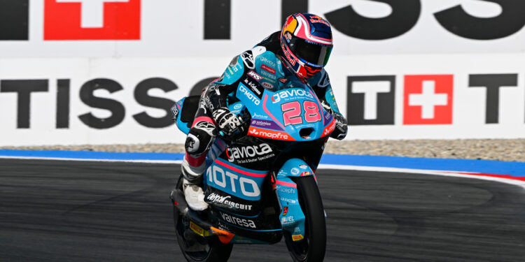 MotoGP: Moto3, Máximo Quiles resiste à pressão de Almansa e vence em Assen