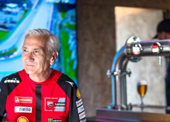 MotoGP: Davide Tardozzi fala em “pesadelo” após início complicado da Ducati em 2026