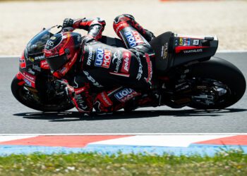 Nova Ducati 850 para MotoGP mostra potencial