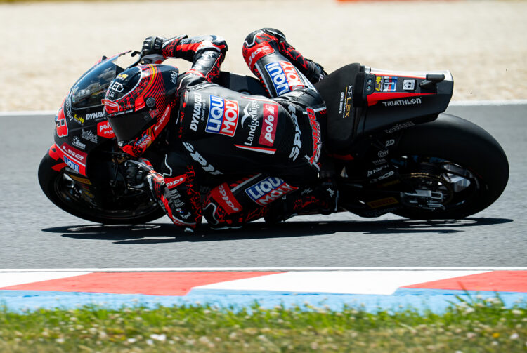 Nova Ducati 850 para MotoGP mostra potencial