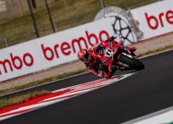 WSBK: Nicolò Bulega lidera primeiro dia em Donington Park