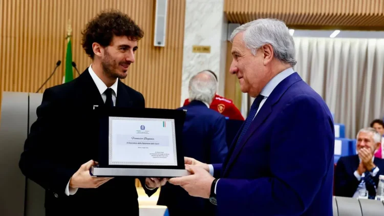 MotoGP: Rossi, Bagnaia, Bezzecchi, Agostini e Biaggi homenageados em Roma