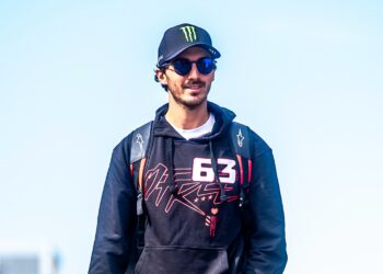 MotoGP: Bagnaia regressa às motos após cirurgia em sessão de treino com Rossi