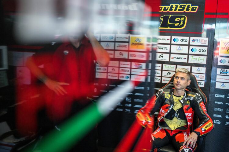 WSBK: Álvaro Bautista chega a Donington mais forte após recuperação impressionante