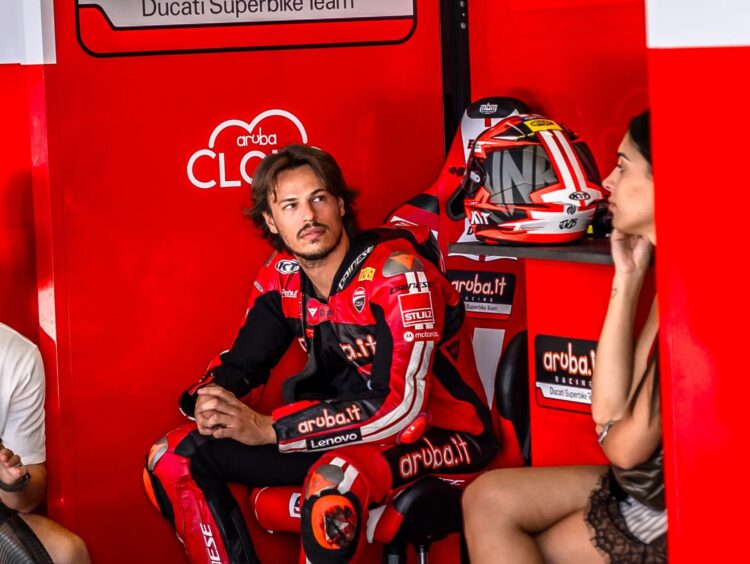 WSBK: Bulega analisa crise da BMW e destaca impacto de Toprak Razgatlioglu