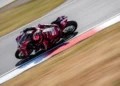 WSBK: Mais uma vitória para Bulega numa Corrida 2 dominada pela Ducati em Donington