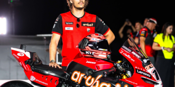 WSBK: BMW não desiste de Bulega e acompanha negociações com a VR46