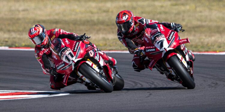 WSBK: Iker Lecuona defende Ducati ‘Se querem ganhar, têm de construir uma moto para ganhar’