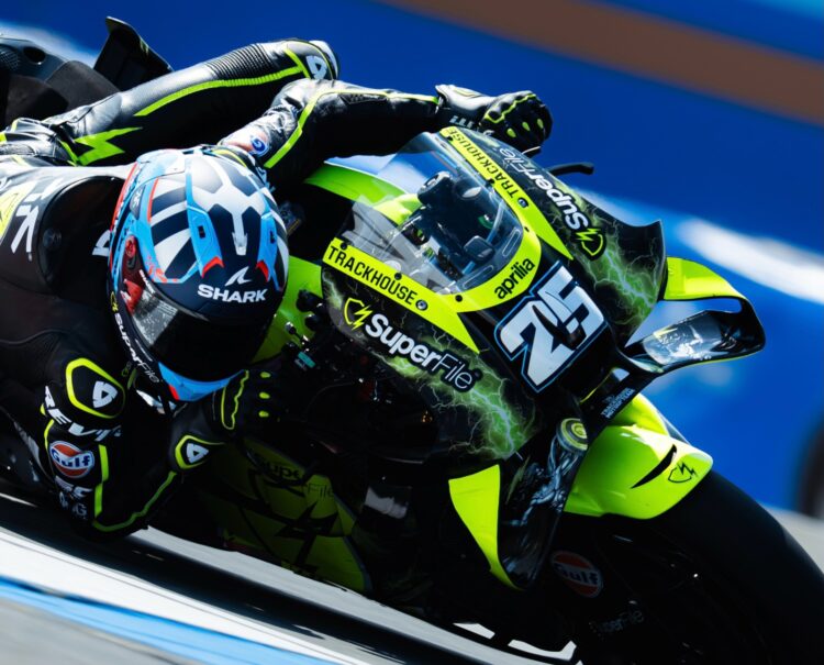 MotoGP: Raul Fernández lança aviso à concorrência e lidera FP1 em Sachsenring