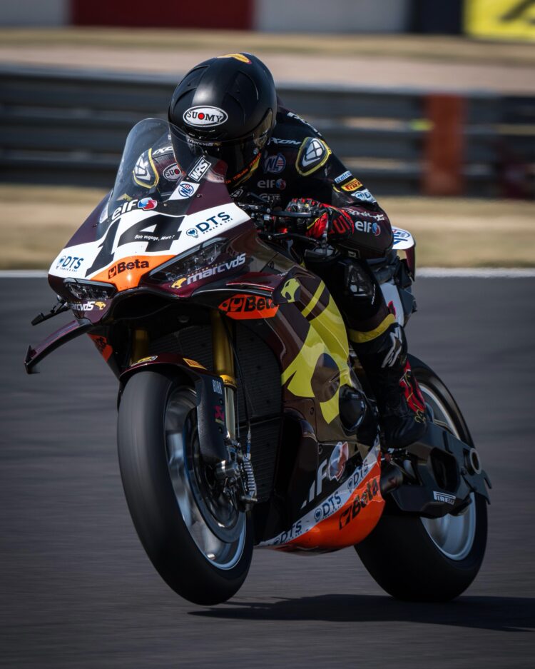 WSBK: Sam Lowes impõe ritmo antes da Superpole no FP3 em Donington Park