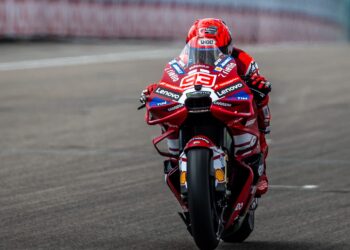 MotoGP: Márquez imbatível com pole position para o ‘rei do Sachsenring’
