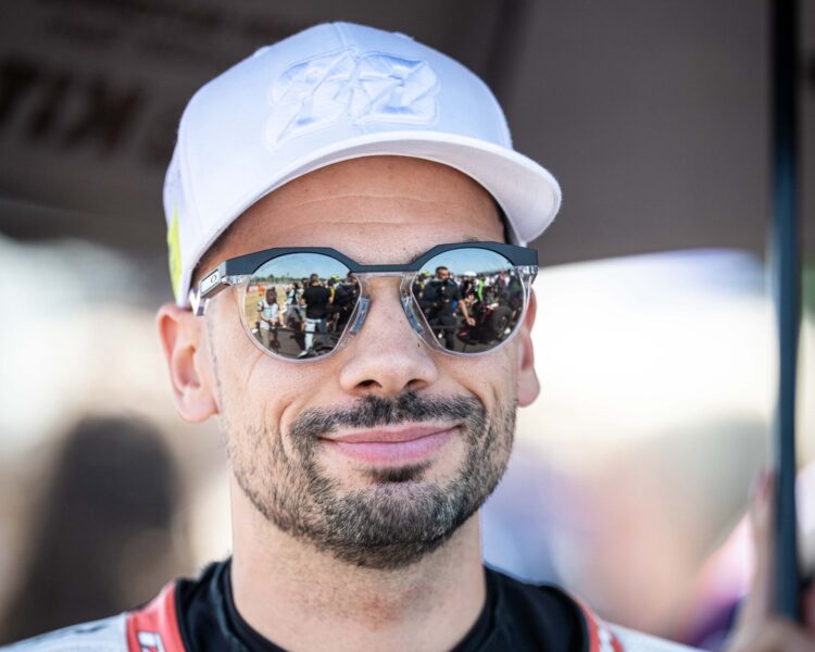 WSBK: BMW assume que faltou transformar potencial em resultados, após regresso de Miguel Oliveira