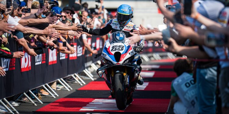 WSBK: Aposta em Magny-Cours e Estoril, BMW procura solução para Miguel Oliveira
