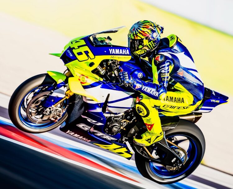 MotoGP: Valentino Rossi voltou a pilotar uma Superbike e os tempos não passaram despercebidos