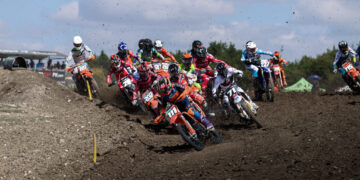 EMX125 – Bauer conquista fim de semana perfeito na Grã-Bretanha