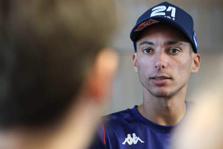 MotoGP: Toprak Razgatlioglu mantém a sua essência ‘Nunca me vou comportar como uma superestrela’