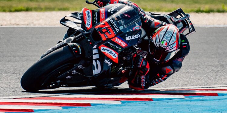MotoGP: Marco Bezzecchi bate a concorrência e lidera PR em Silverstone