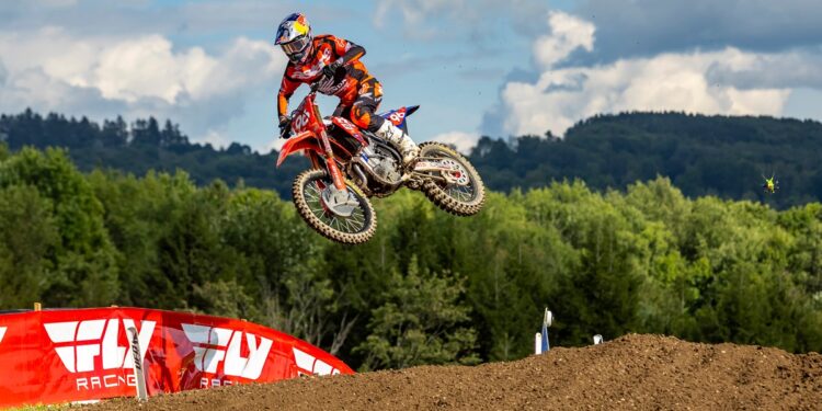 AMA Pro Motocross: Hunter Lawrence impõe-se e relança luta pelo título
